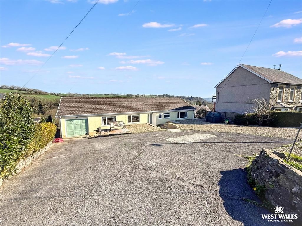 Property photo 3 of 31 1000151095.Jpg