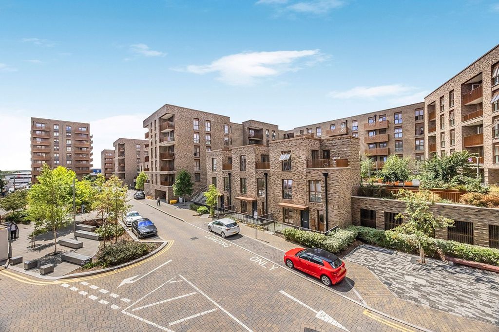 Property photo 2 of 13