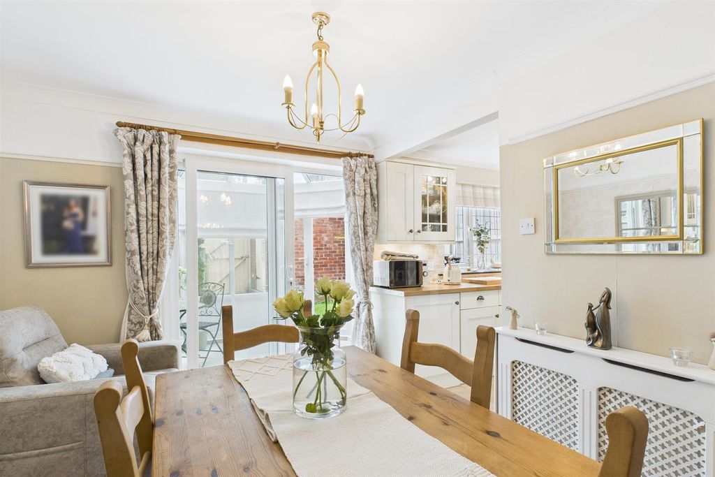 Property photo 3 of 16 Dining Room