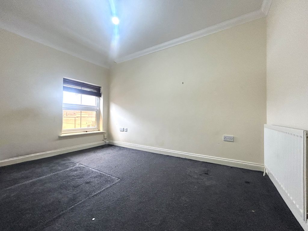 Property photo 2 of 5 Living Room