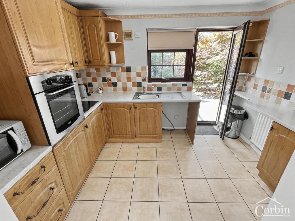Property photo 3 of 12