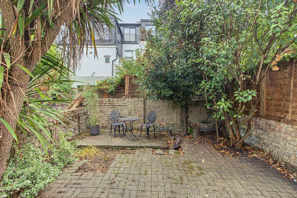 Property photo 3 of 11