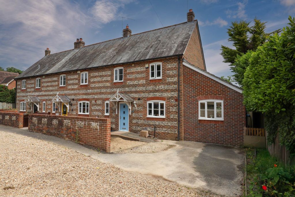 Property photo 1 of 18