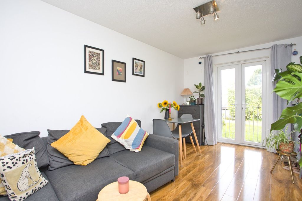 Property photo 2 of 9 Picture 2