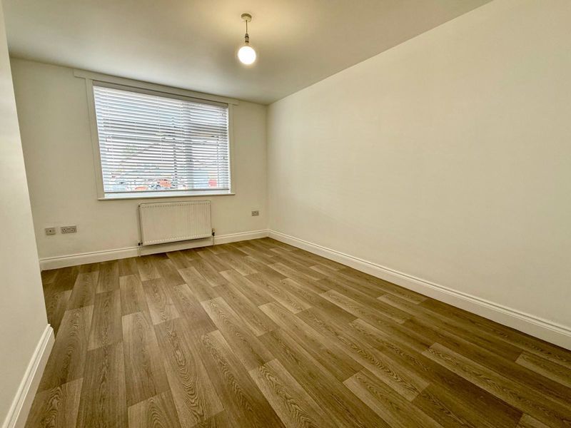 Property photo 3 of 7 Living Room