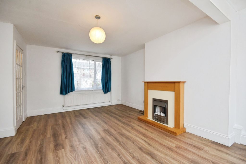Property photo 2 of 16 Pbox-Img.Jpg