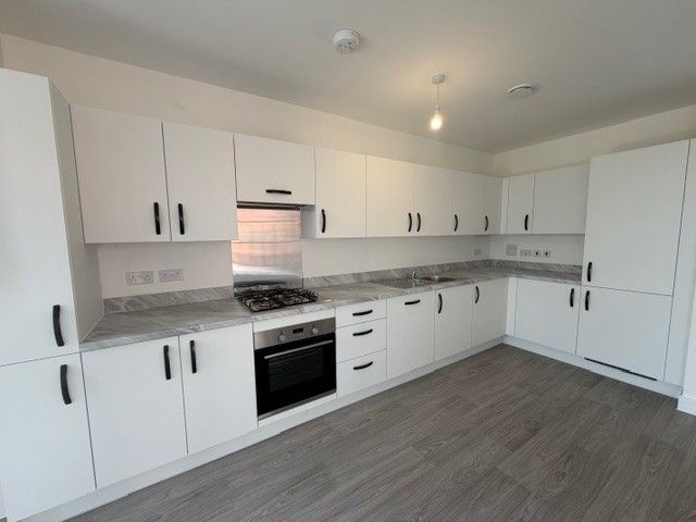 Property photo 2 of 8 Kitchen