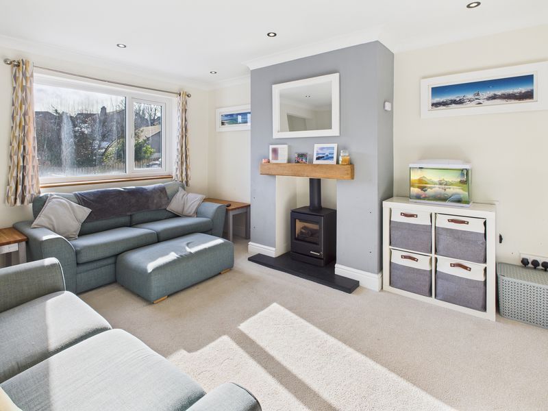 Property photo 2 of 11 Lounge