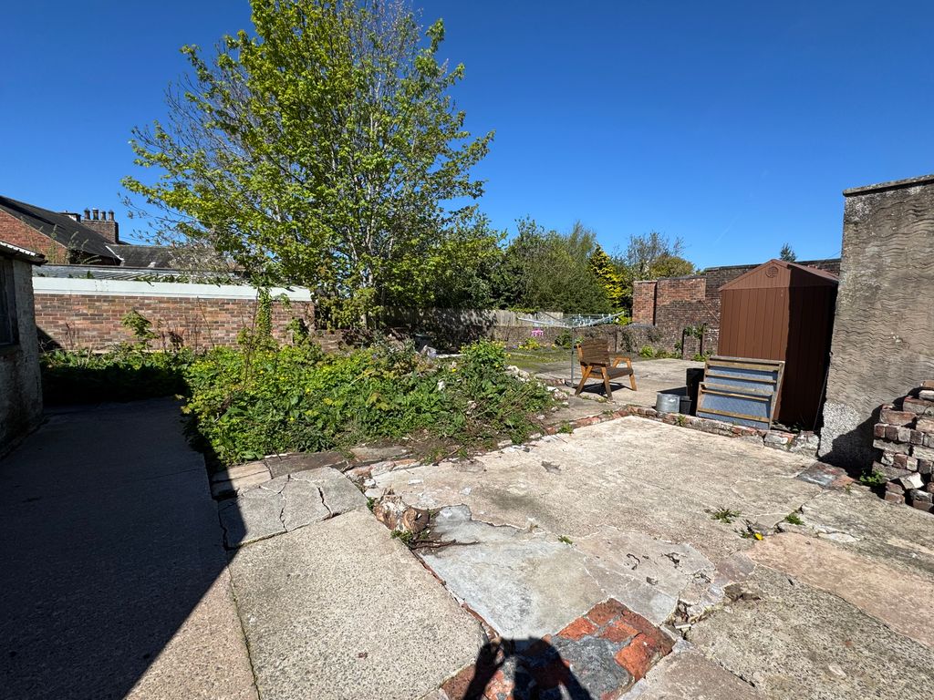 Property photo 2 of 5