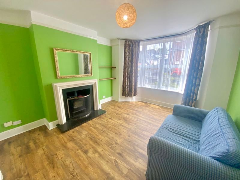 Property photo 3 of 21 Lounge