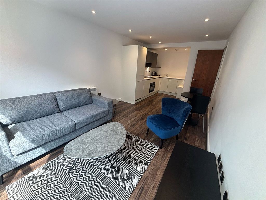 Property photo 1 of 11 Living Kitchen