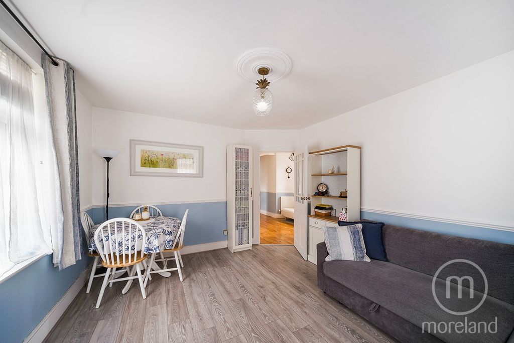 Property photo 3 of 10 4866884