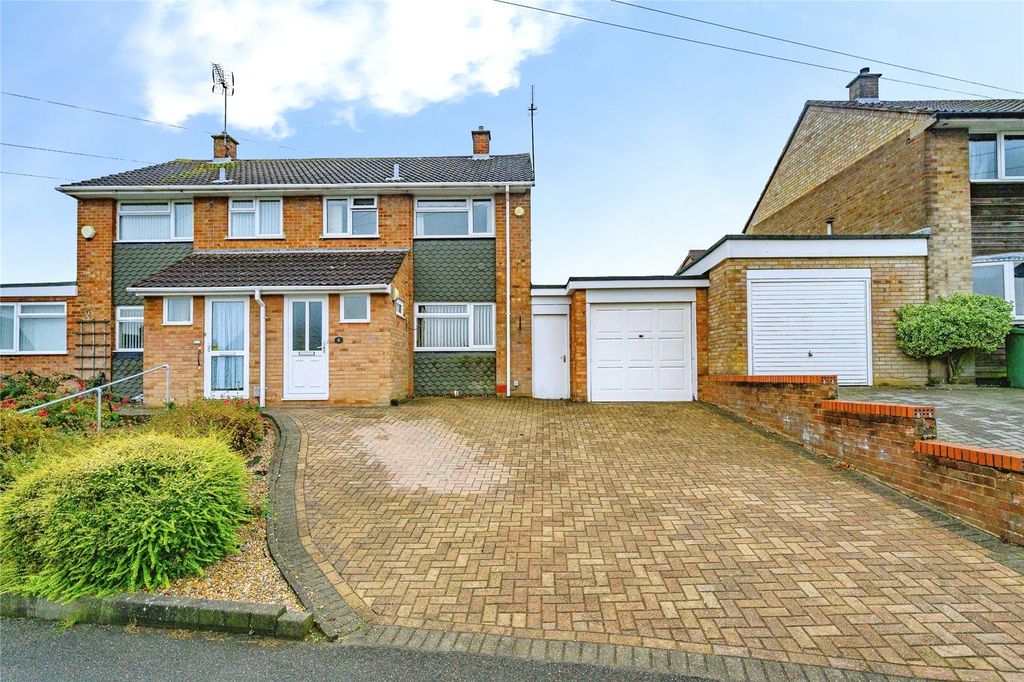 Property photo 1 of 16 Front