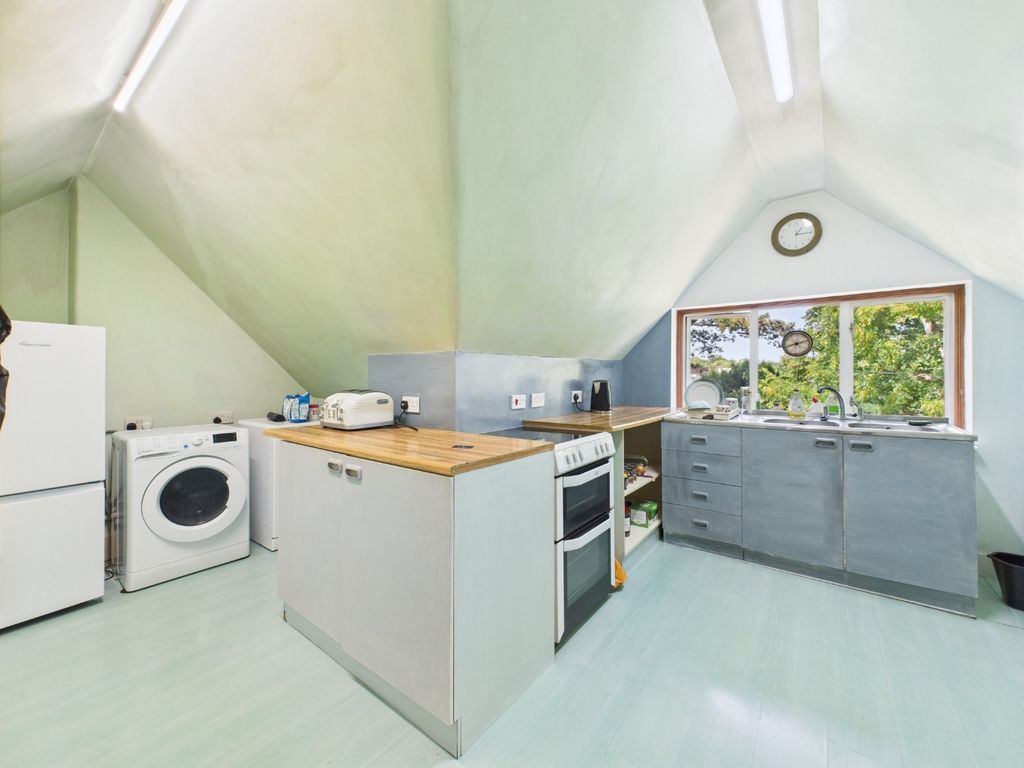 Property photo 2 of 9 4449182