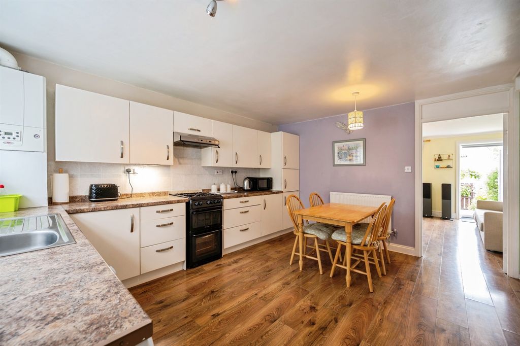 Property photo 3 of 17