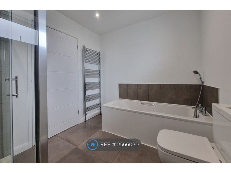 Property photo 3 of 23 Main Bathroom