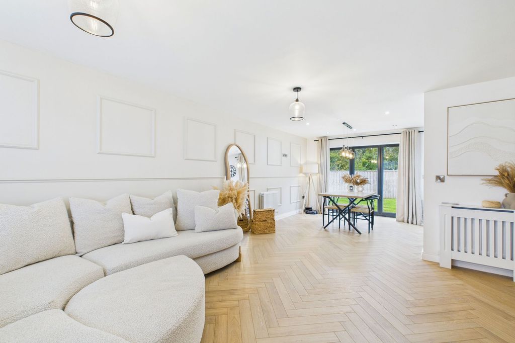 Property photo 3 of 33