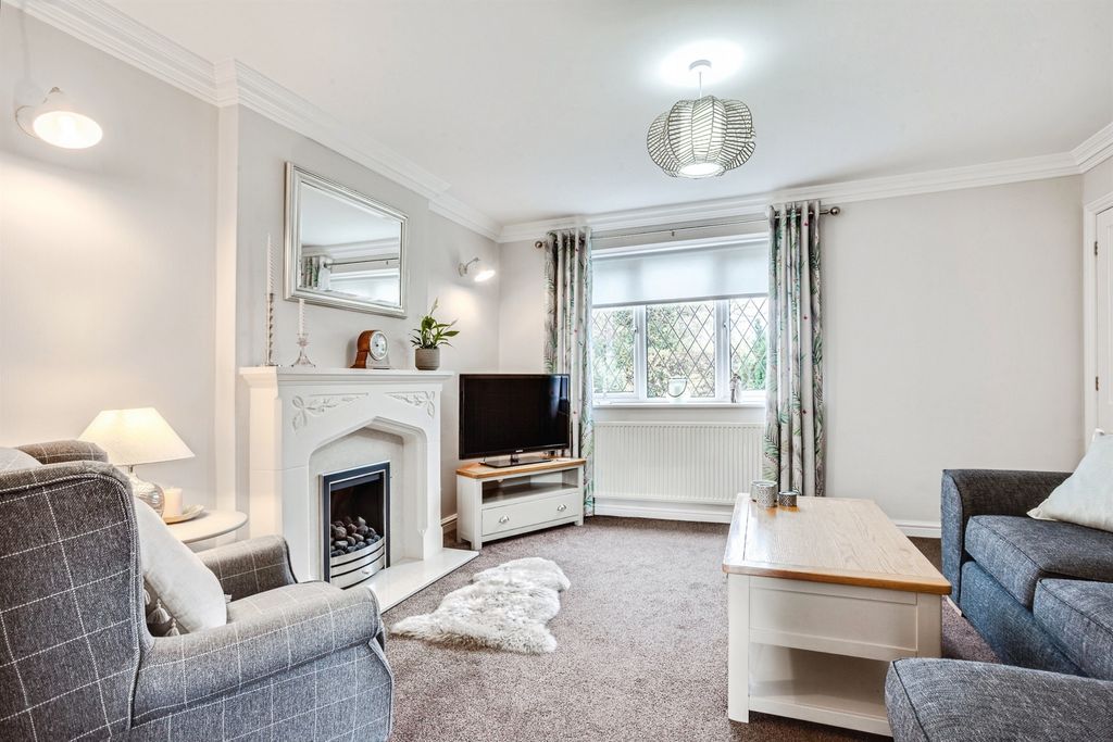 Property photo 2 of 20