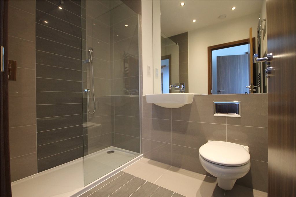 Property photo 3 of 7 En-Suite