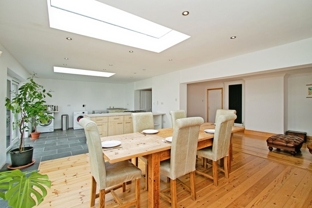 Property photo 2 of 19 Pbox-Img.Jpg