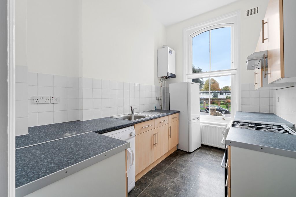 Property photo 2 of 19 4657952