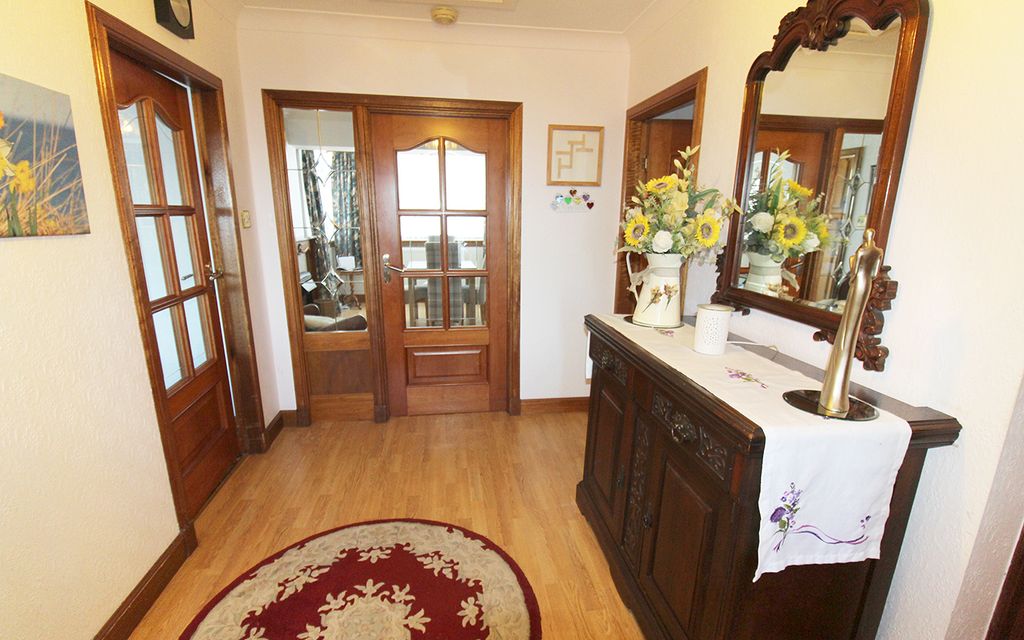 Property photo 2 of 25