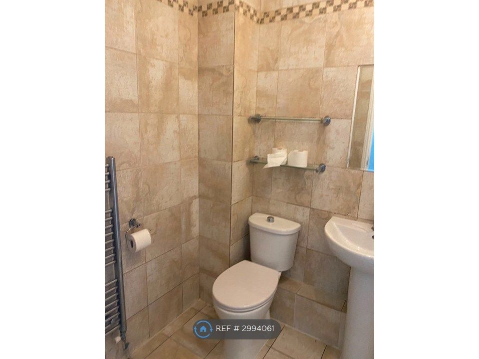 Property photo 1 of 7 Bathroom