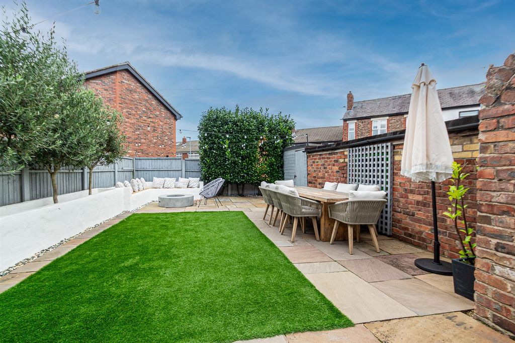 Property photo 3 of 21 Rear Garden