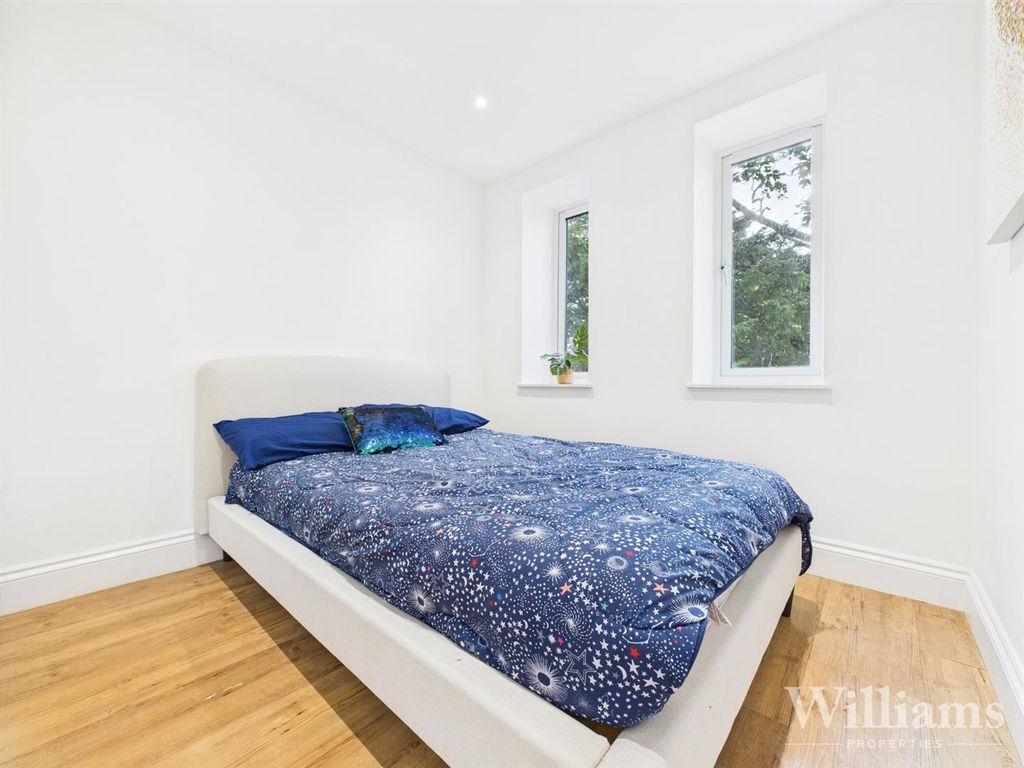 Property photo 2 of 14 Cam04950G0-Pr0081-Still010.Jpg