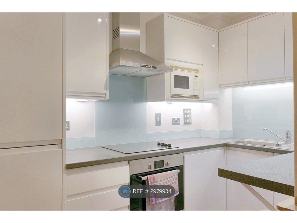 Property photo 3 of 6 Kitchen