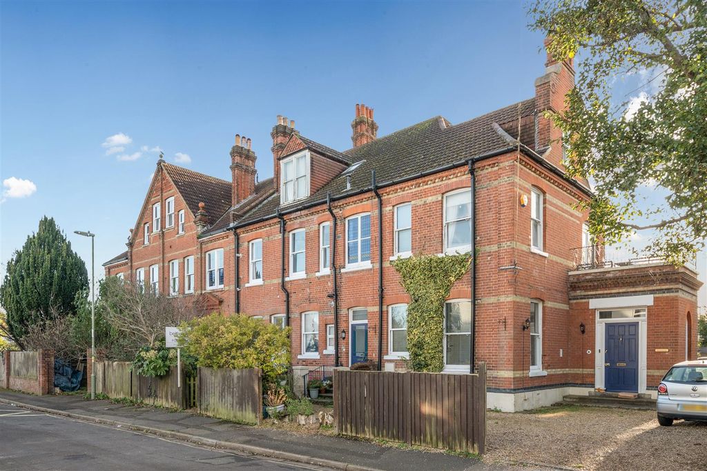 Property photo 1 of 15 Exterior