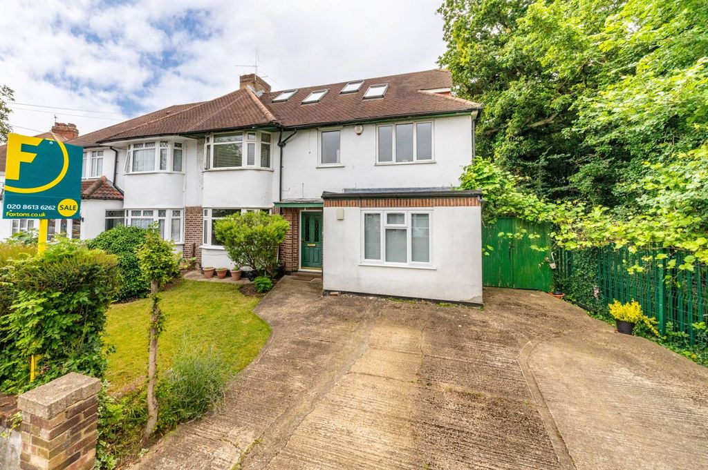 Property photo 2 of 19