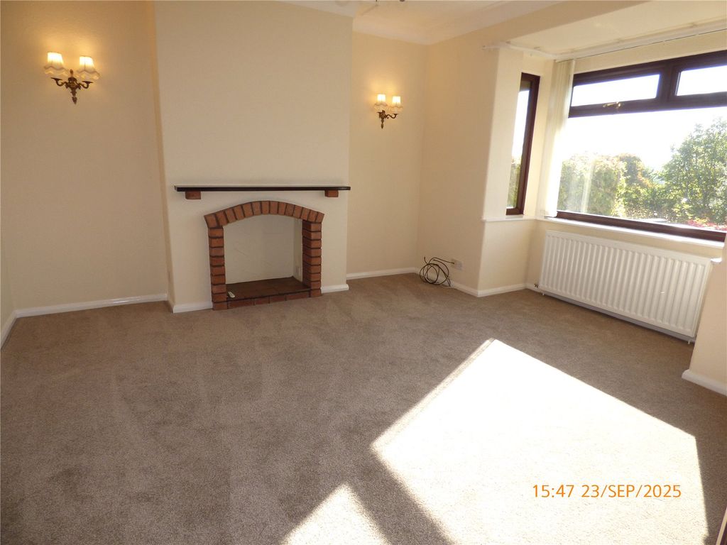 Property photo 2 of 20 Lounge