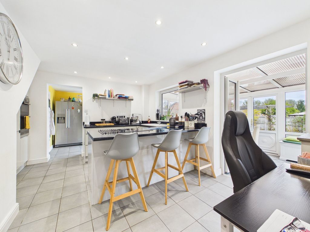 Property photo 2 of 31