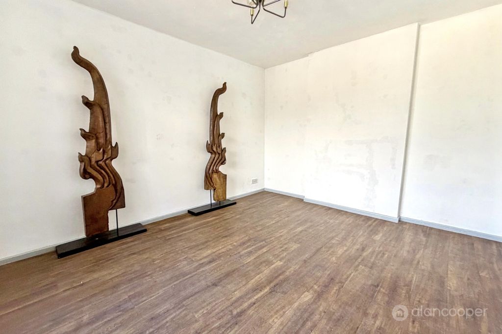 Property photo 3 of 29 4561333