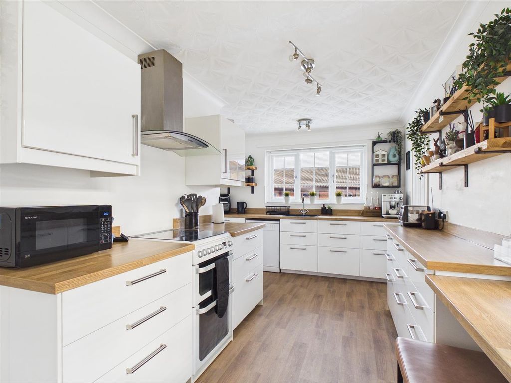 Property photo 3 of 21 Cam04090G0-Pr0163-Still017.Jpg