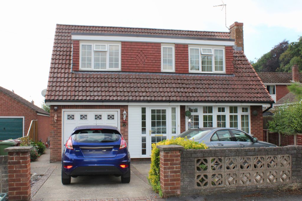 Property photo 1 of 12