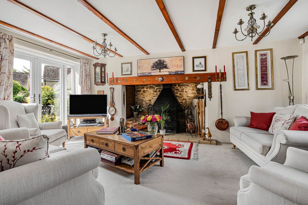 Property photo 2 of 41