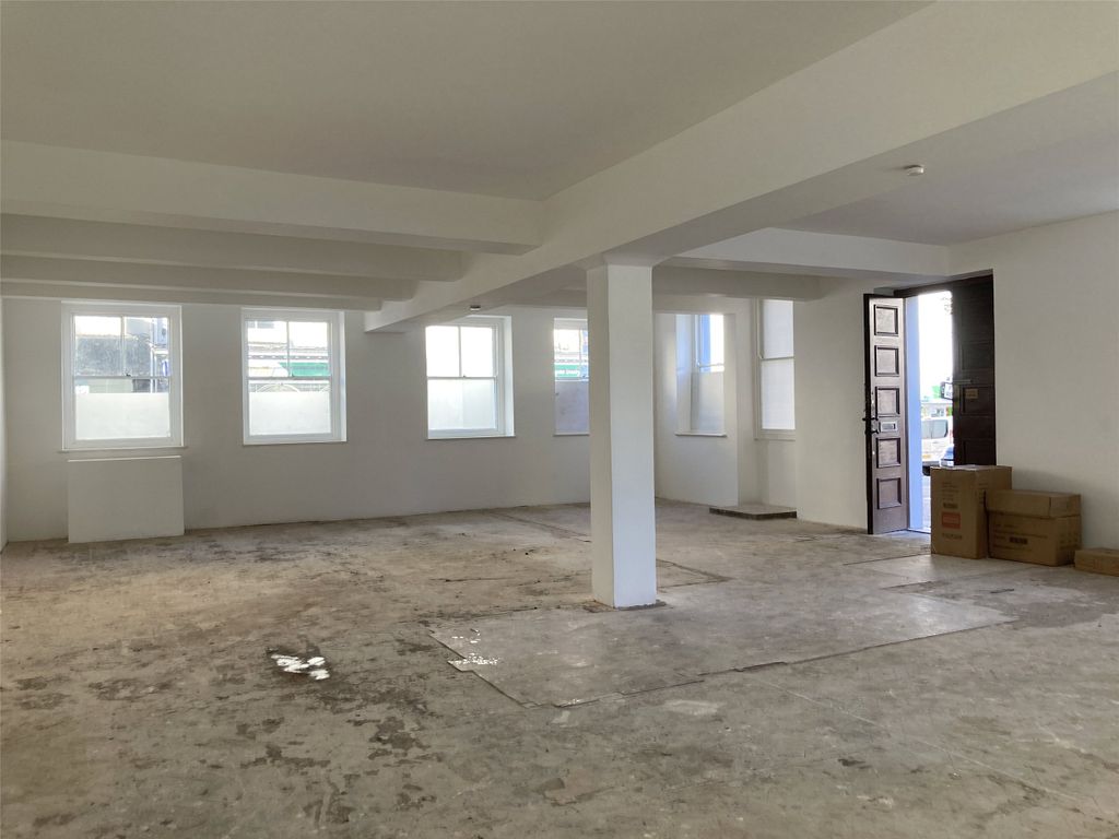 Property photo 2 of 3