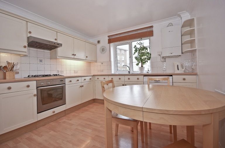Property photo 1 of 10 Nelsons Are Proud To Present This Spacious Two Bedroom End Of Terrace House Located On Ethnard Road, Se15.
