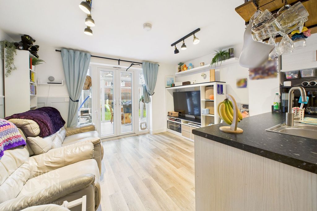 Property photo 2 of 19