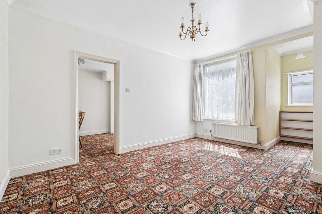 Property photo 3 of 16