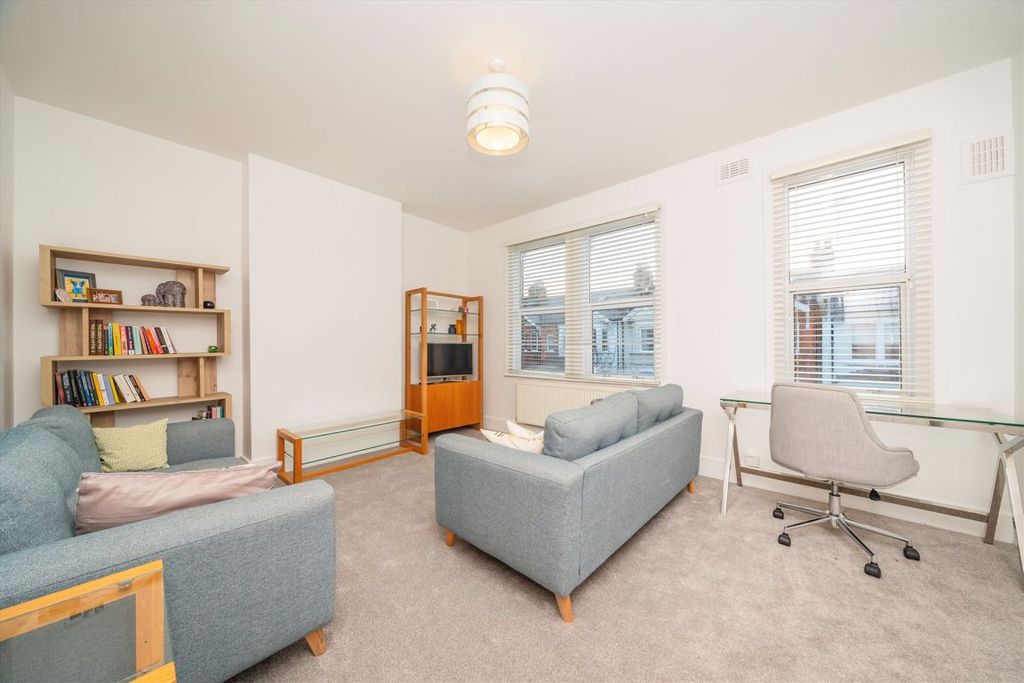 Property photo 2 of 6