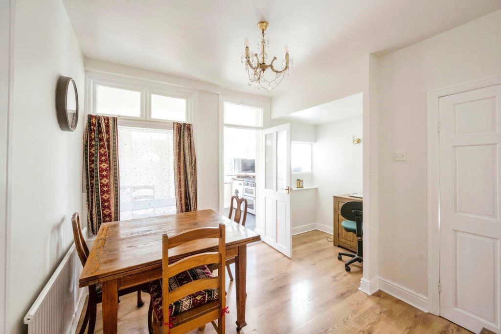 Property photo 3 of 18 Dining Room