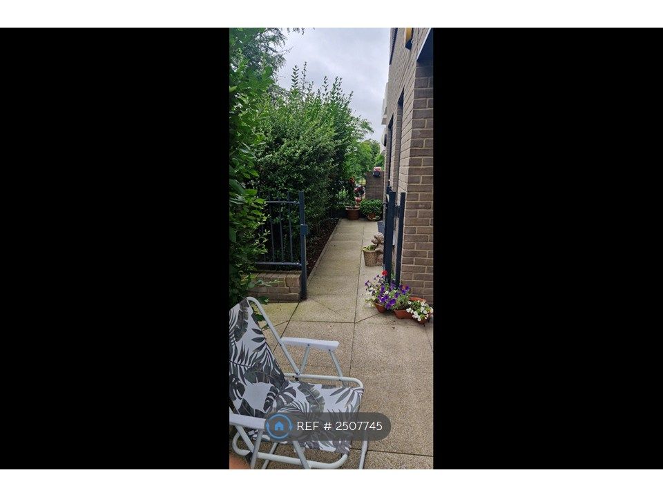 Property photo 3 of 26 Private Garden View-3