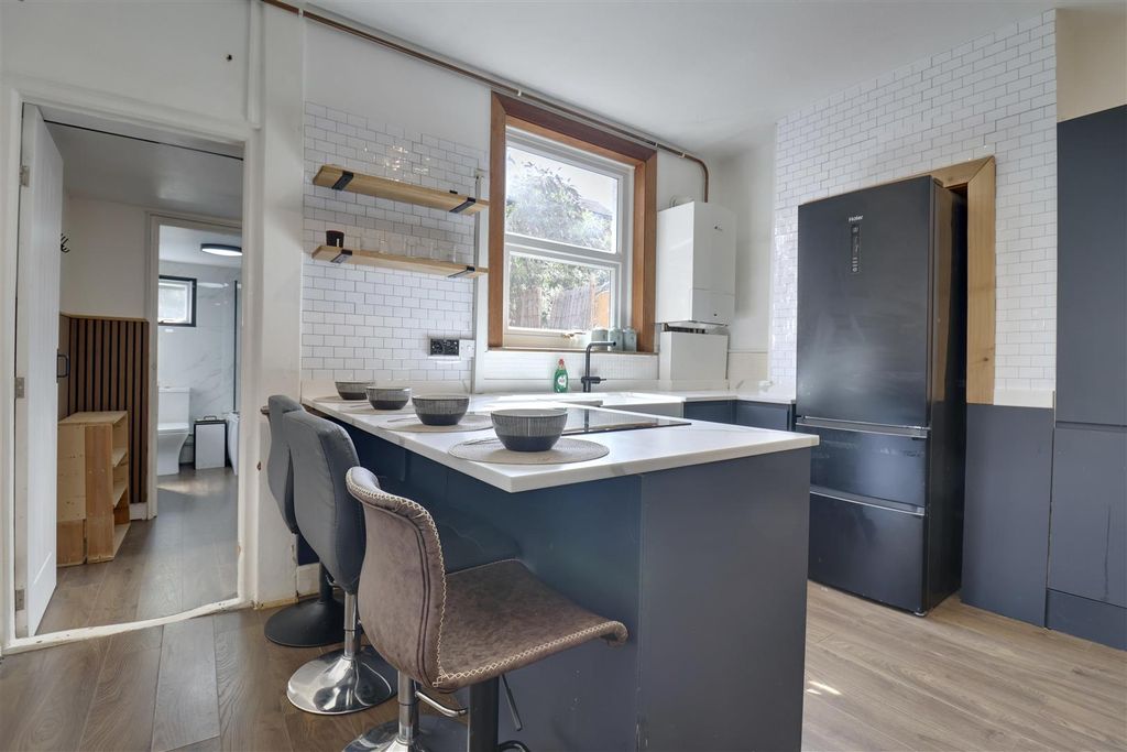 Property photo 3 of 16 6546Fcb8-44C4-409B-B9Ef-46046558A3E9_1_201_A.Jpeg
