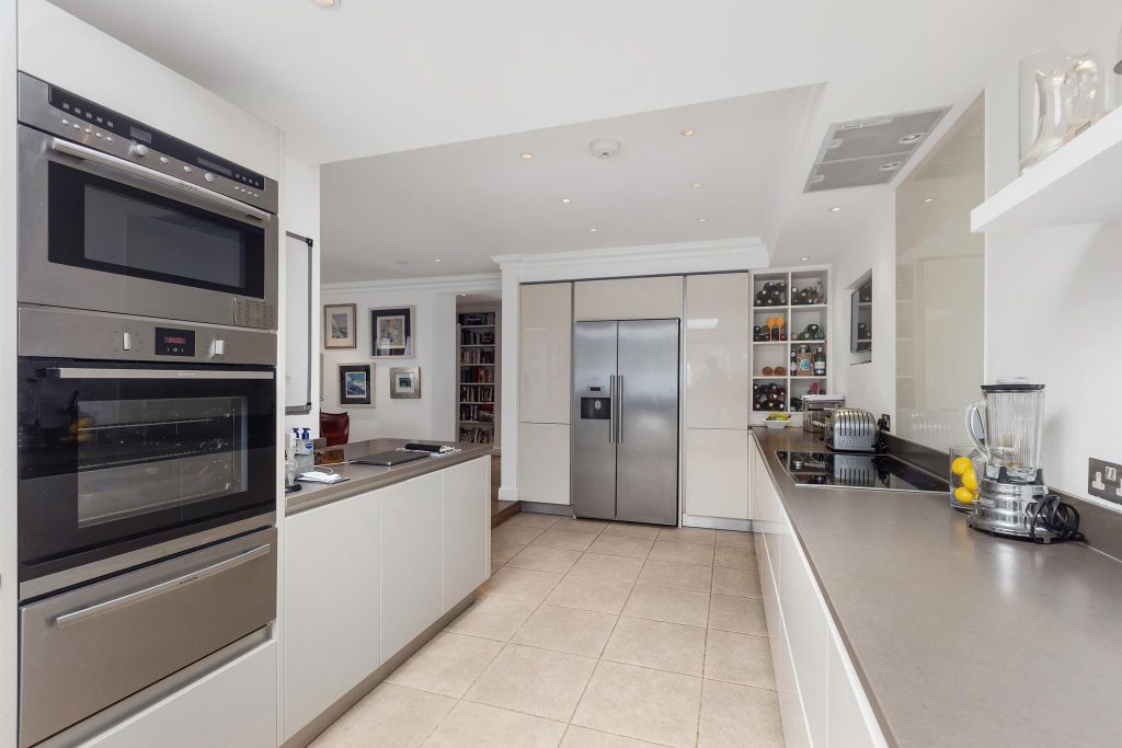Property photo 1 of 17 Image