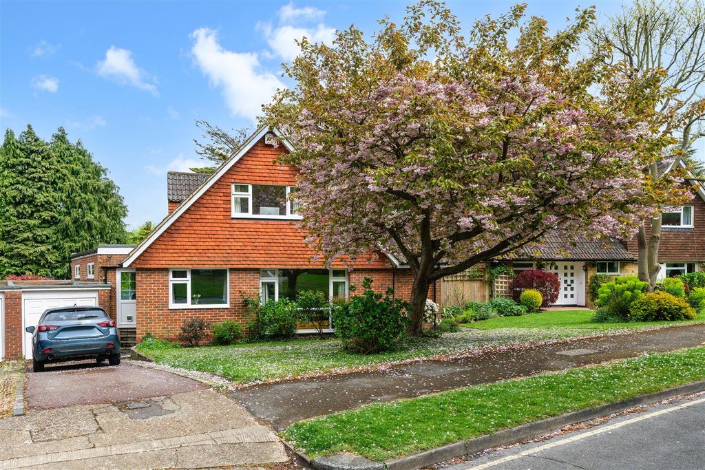 Property photo 1 of 31 The Ridings