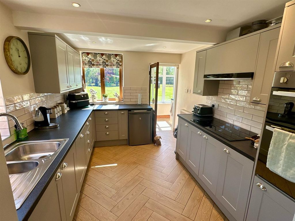 Property photo 2 of 37