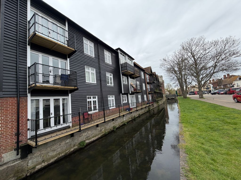 Property photo 1 of 6 Exterior